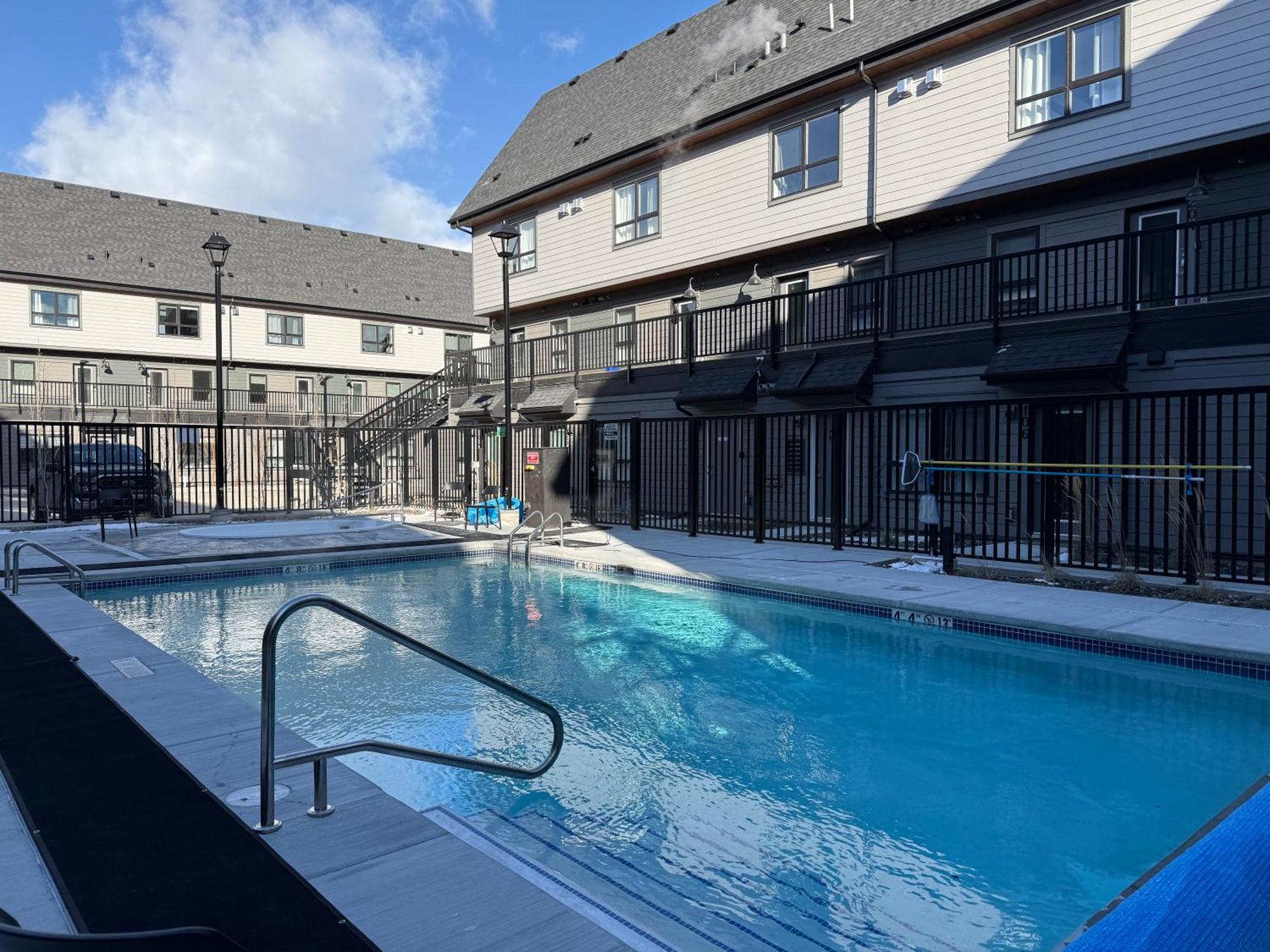 Joe's Personal LUX 1 Bedroom / 1 Bath Condo in Falcon Crest Canmore Esterno foto